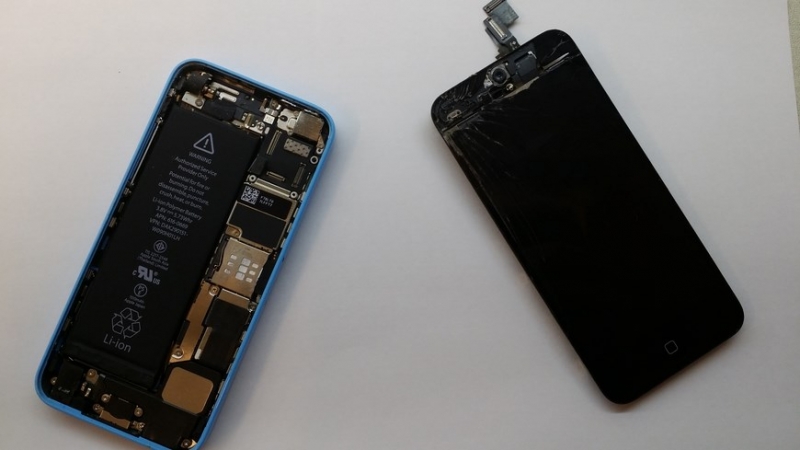 iPhone 5C Broken Screen - Co Cork - Screen Replacement 